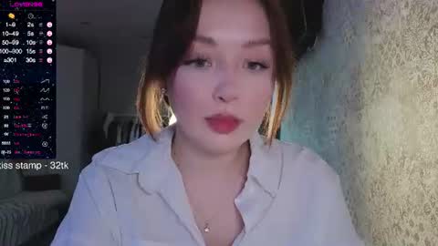 Snapshot of elusive_mia chatting on June 11, 3:59 am Mia 3 online show from June 11, 3:59 am