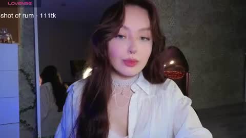 Snapshot of elusive_mia chatting on August 1, 5:34 pm Mia 3 online show from August 1, 5:34 pm