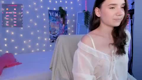 Snapshot of elvienne chatting on June 12, 4:00 am Elvienne online show from June 12, 4:00 am
