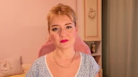 Snapshot of elviraforyou chatting on November 20, 10:59 am Elvira online show from November 20, 10:59 am