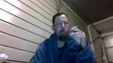 Snapshot of elwooood7 chatting on January 10, 12:29 pm elwooood7 online show from January 10, 12:29 pm