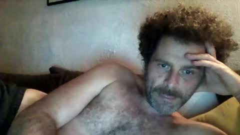 Snapshot of elyjahoye chatting on December 16, 8:25 pm elyjahoye online show from December 16, 8:25 pm