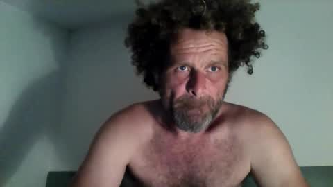 Snapshot of elyjahoye chatting on April 13, 9:31 pm elyjahoye online show from April 13, 9:31 pm