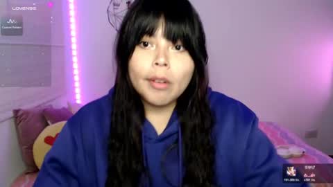 Snapshot of elymoon chatting on June 11, 12:43 am Ely online show from June 11, 12:43 am