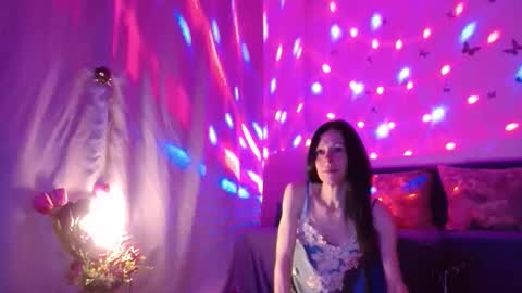 Elisa online show from March 21, 6:55 pm