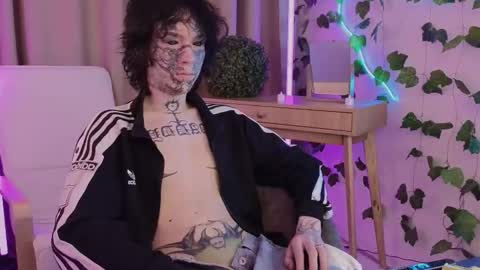 em0_b0y online show from February 13, 5:53 pm