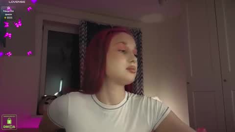 Em1l1a online show from November 8, 3:34 pm