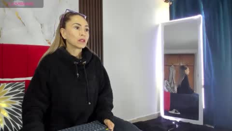 Snapshot of ema_garciaa chatting on February 2, 2:05 pm ema garcia online show from February 2, 2:05 pm