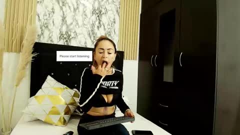Snapshot of ema_garciaa chatting on February 21, 2:51 pm ema garcia online show from February 21, 2:51 pm