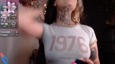 Snapshot of ema_ploxx chatting on October 30, 5:42 am ema_ploxx online show from October 30, 5:42 am