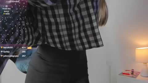 Snapshot of ema_porcaroli chatting on February 14, 7:44 pm Ema online show from February 14, 7:44 pm