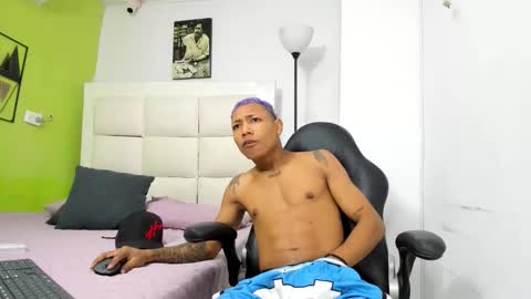 Snapshot of emanuel_23cm_ chatting on February 27, 3:06 am EMANUEL online show from February 27, 3:06 am