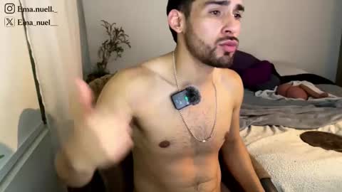 Snapshot of emanuell___ chatting on May 20, 11:55 pm emanuell___ online show from May 20, 11:55 pm