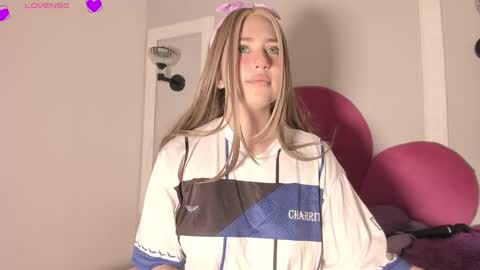 Ana  online show from December 2, 11:18 pm