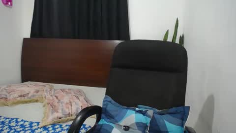 Ember and Wanda online show from February 20, 1:03 am