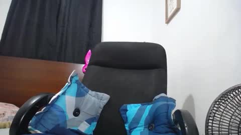 Ember and Wanda online show from February 28, 9:23 pm