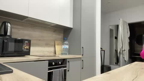 Snapshot of emberbunny chatting on October 7, 3:36 am Alice online show from October 7, 3:36 am