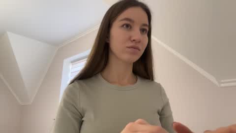 Snapshot of emberfamn chatting on November 19, 10:37 am Alina online show from November 19, 10:37 am