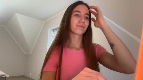 Snapshot of emberfamn chatting on December 4, 11:30 am Alina online show from December 4, 11:30 am