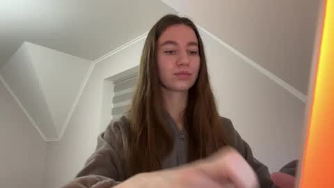 Snapshot of emberfamn chatting on January 7, 7:49 pm Alina online show from January 7, 7:49 pm