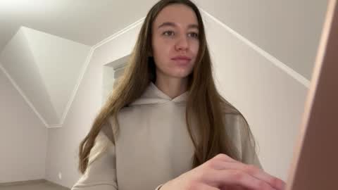 Snapshot of emberfamn chatting on January 12, 10:37 pm Alina online show from January 12, 10:37 pm