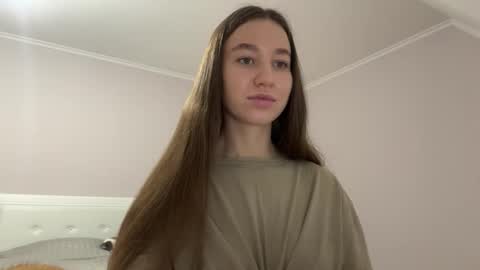 Snapshot of emberfamn chatting on February 10, 9:30 pm Alina online show from February 10, 9:30 pm