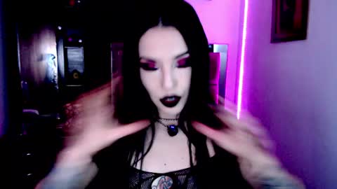 Emerald Black online show from July 28, 5:25 am