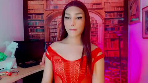Snapshot of emeli_roushot chatting on July 16, 11:05 am Emeli online show from July 16, 11:05 am