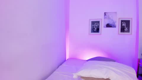 emelie_89 online show from January 7, 2:51 pm
