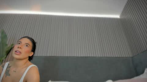 emelie_89 online show from March 24, 11:37 am