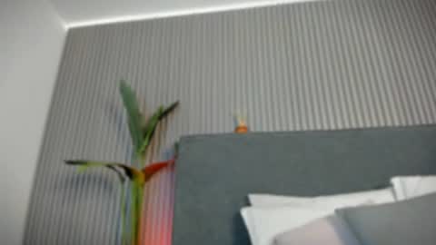 Snapshot of emelie_89 chatting on July 5, 11:50 am emelie_89 online show from July 5, 11:50 am