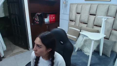 Emily  online show from January 17, 2:08 am