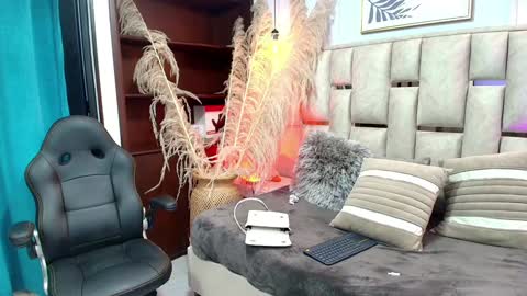 Emily  online show from January 20, 9:53 pm