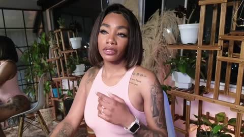 Snapshot of emely_brandon_ chatting on December 12, 2:26 am anyelii online show from December 12, 2:26 am