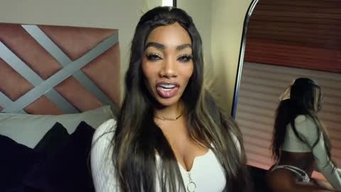 Snapshot of emely_brandon_ chatting on February 8, 11:24 pm anyelii online show from February 8, 11:24 pm