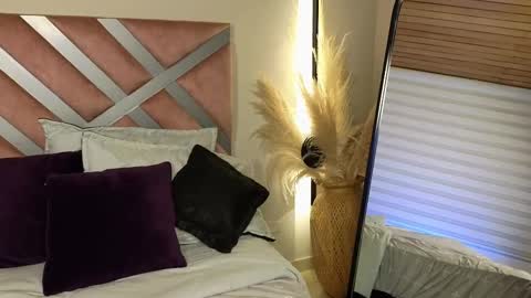 Snapshot of emely_brandon_ chatting on February 22, 2:50 am anyelii online show from February 22, 2:50 am