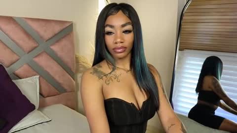 Snapshot of emely_brandon_ chatting on March 4, 4:20 pm anyelii online show from March 4, 4:20 pm