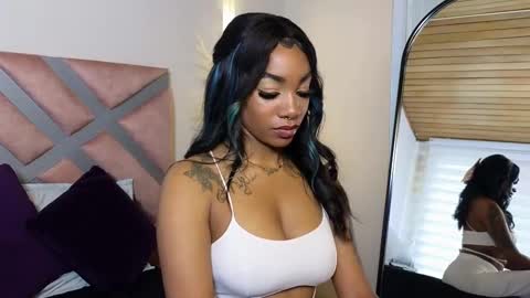 Snapshot of emely_brandon_ chatting on March 6, 5:00 pm anyelii online show from March 6, 5:00 pm