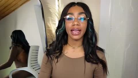 Snapshot of emely_brandon_ chatting on March 12, 4:46 pm anyelii online show from March 12, 4:46 pm