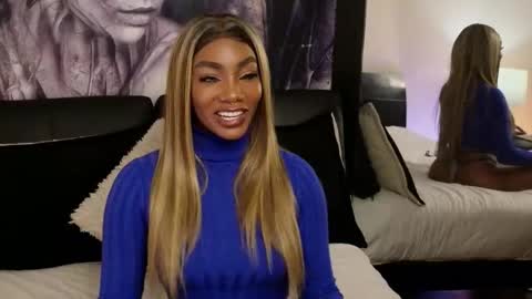 Snapshot of emely_brandon_ chatting on November 7, 4:23 am anyelii online show from November 7, 4:23 am