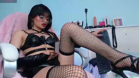 Snapshot of emerald_gh chatting on June 11, 2:53 am Danna online show from June 11, 2:53 am