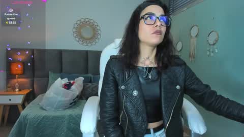 Esmeralda online show from February 11, 12:32 pm