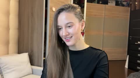 emi__ly online show from December 2, 7:03 am