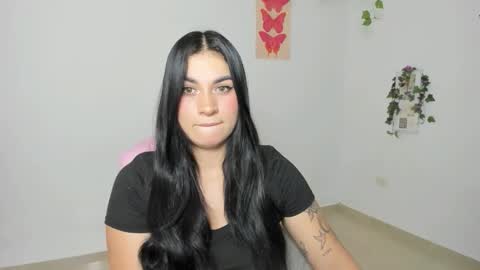 Snapshot of emi_blossom_ chatting on March 20, 3:39 pm Emily online show from March 20, 3:39 pm