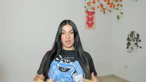 Snapshot of emi_blossom_ chatting on April 6, 2:40 pm Emily online show from April 6, 2:40 pm