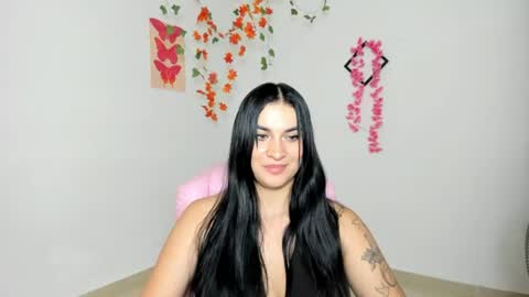 Snapshot of emi_blossom_ chatting on June 13, 2:31 am Emily online show from June 13, 2:31 am