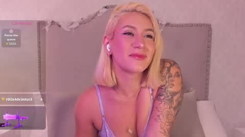 EMILY ROBERTS online show from November 3, 1:51 am