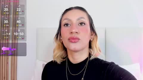 EMILY ROBERTS online show from April 11, 7:18 pm