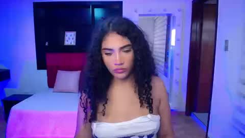 Emily Smith online show from September 9, 5:01 pm