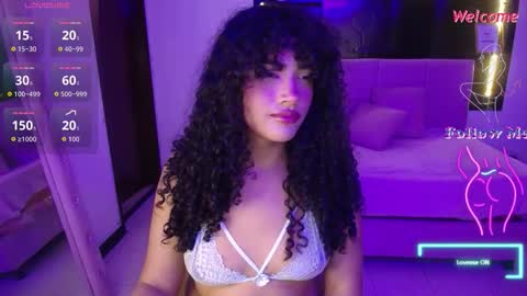 Emily Smith online show from September 30, 7:19 pm